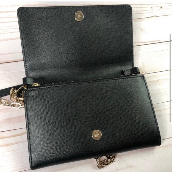 EUC Tory Burch Robinson Chain wallet crossbody in Black with gold chain - Picture 2 of 8